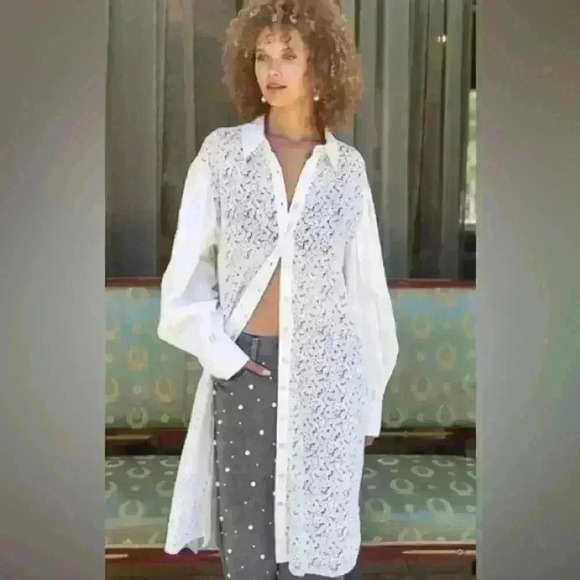 POL
LONG LACE BUTTON DOWN - WHITE Small - Picture 2 of 8